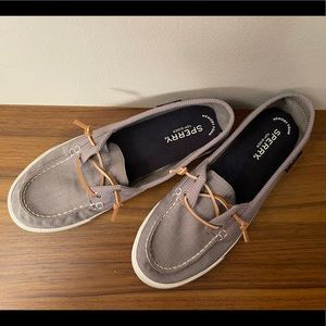 Sperry Top-Sider lounge away sneaker. Memory foam slide on shoes. Size 8. NWOT.